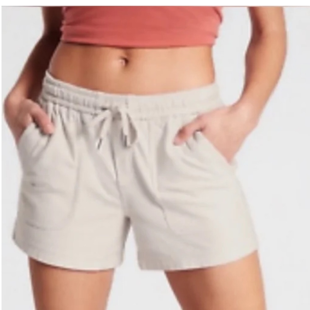 Athleta Farallon Cream Athletic Knit Pull On‎ Shorts